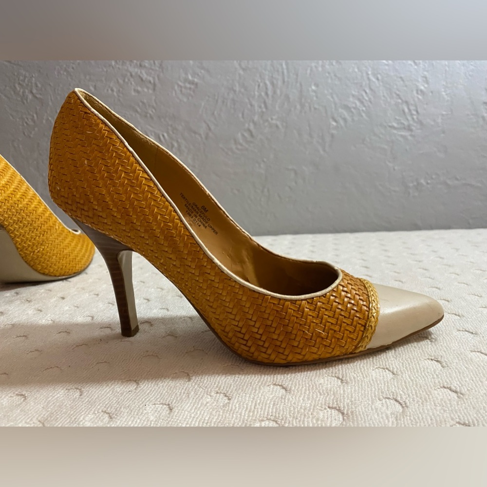NINE WEST Woven Cream and Yellow Spectators